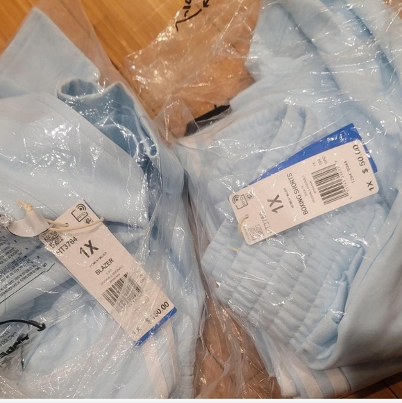 Adidas Originals Women's 2pc Set (Blazer+Shorts) Almost Blue 1X HT3764/HT3759 - Picture 5 of 5